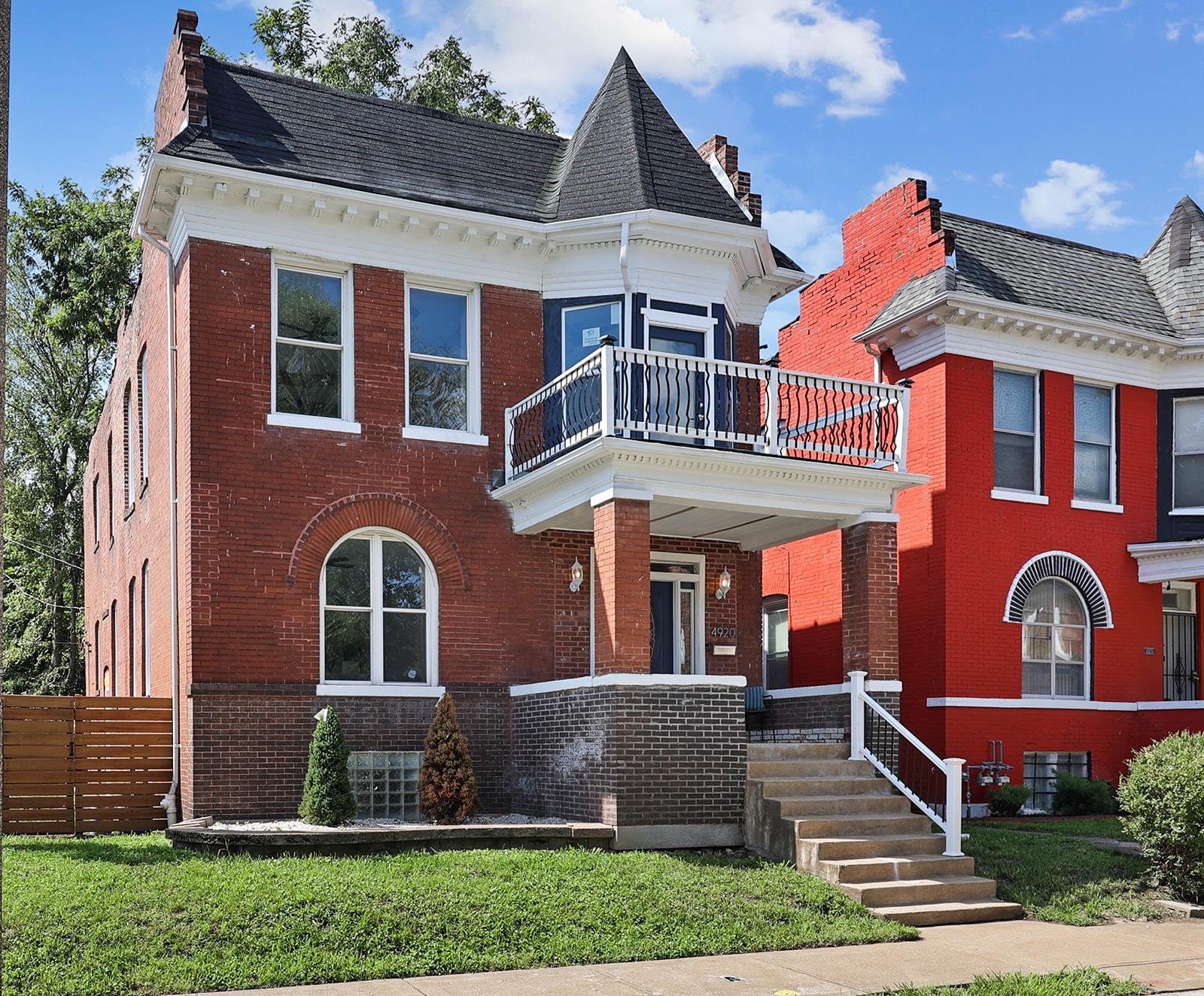 4920 Maple Ave St. Louis, MO 63113