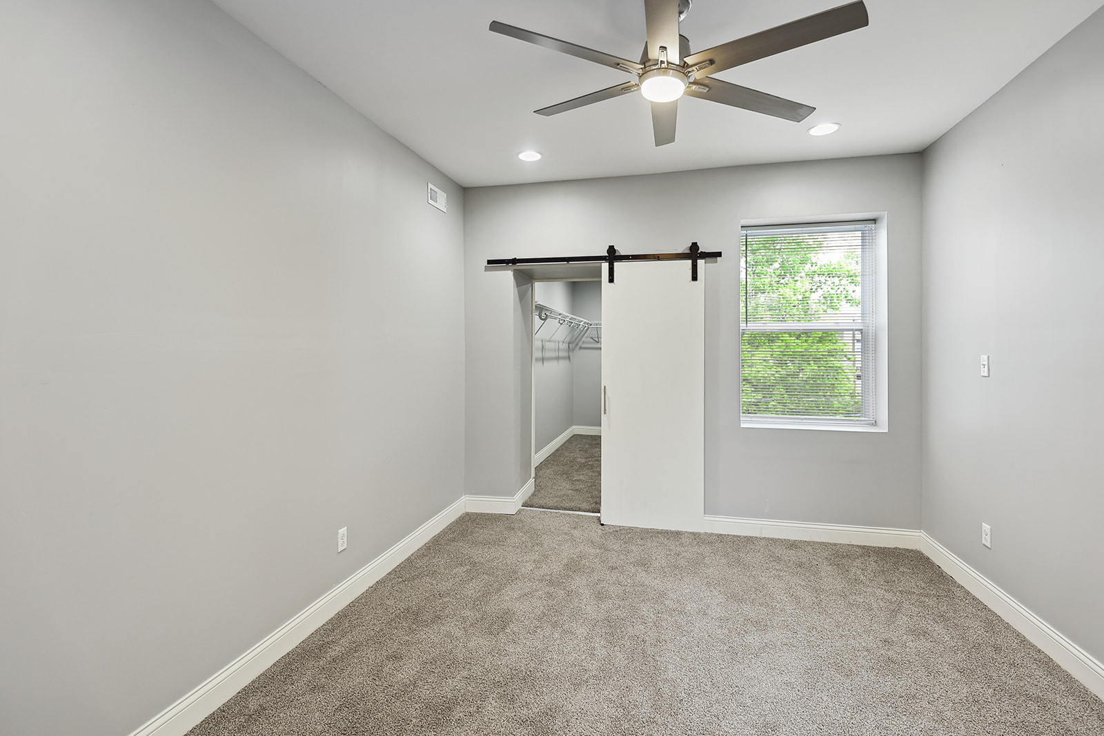 5915 Cates Avenue St. Louis, MO 63112 Hybrid Real Estate