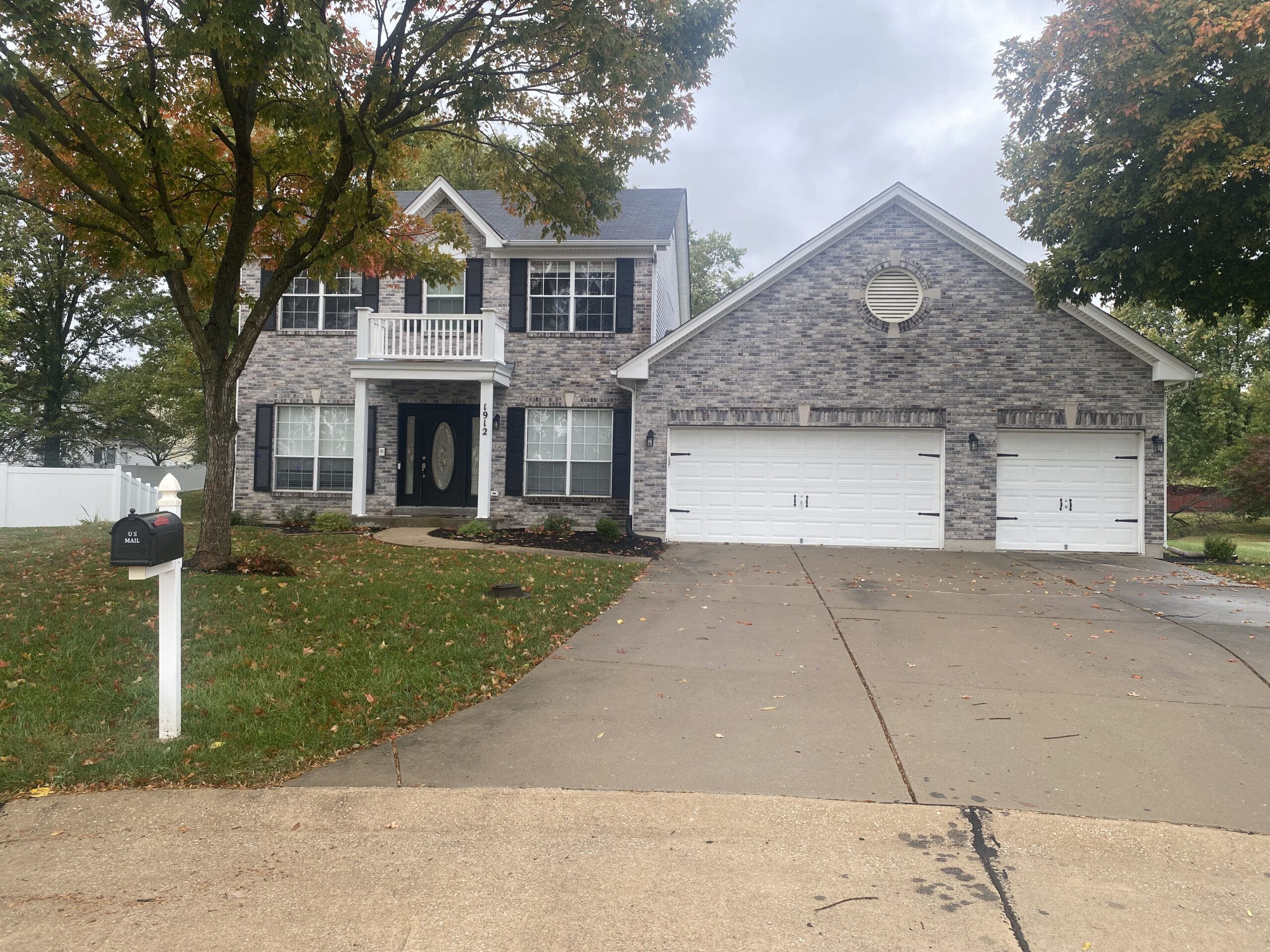 1912 Timberwood Crossing Drive Florissant, MO 63031 1912 Timberwood Crossing Drive Florissant, MO 63031