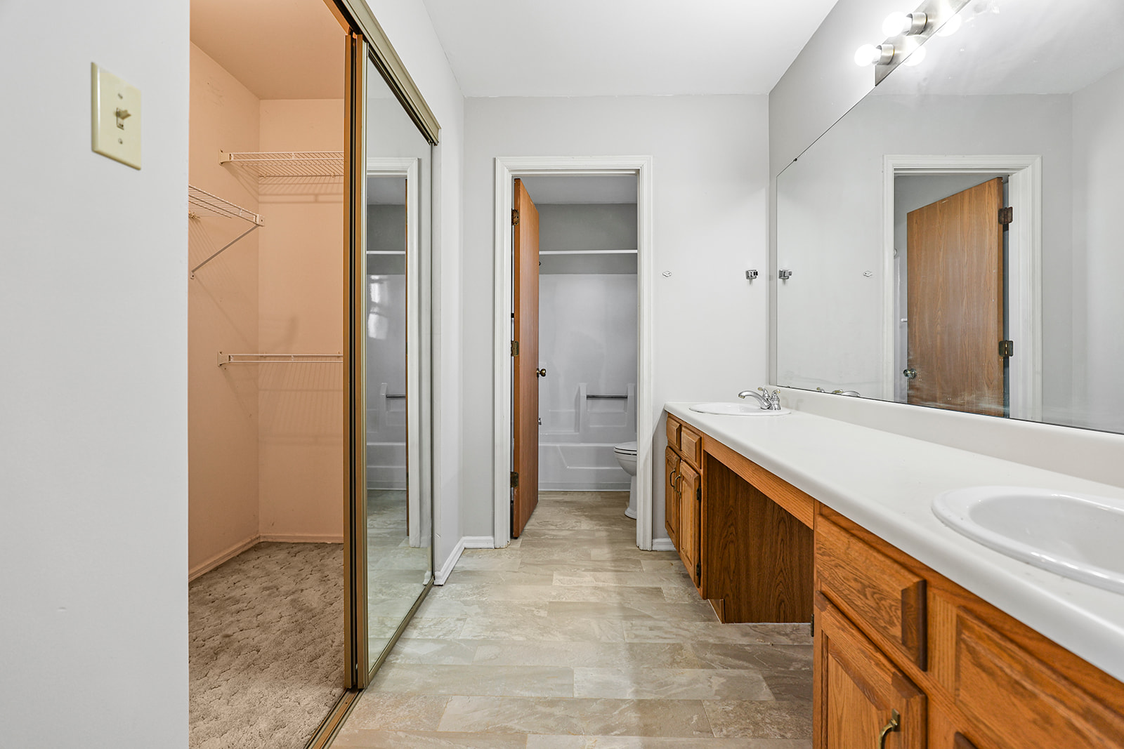 4227 River Oaks Drive Florissant, MO 63034