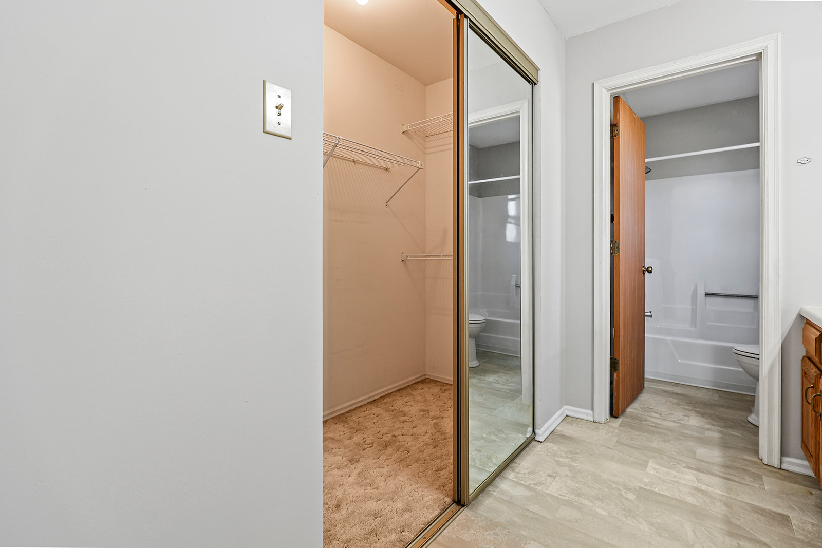 4227 River Oaks Drive Florissant, MO 63034