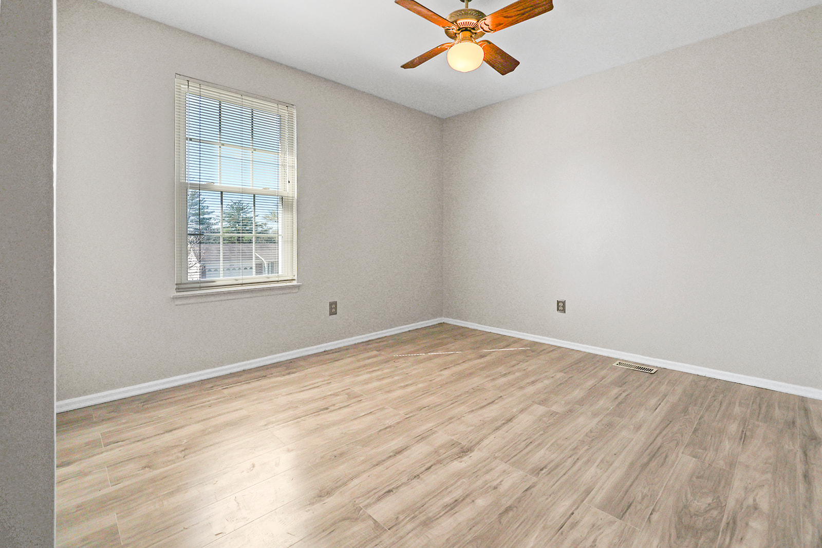 4227 River Oaks Drive Florissant, MO 63034