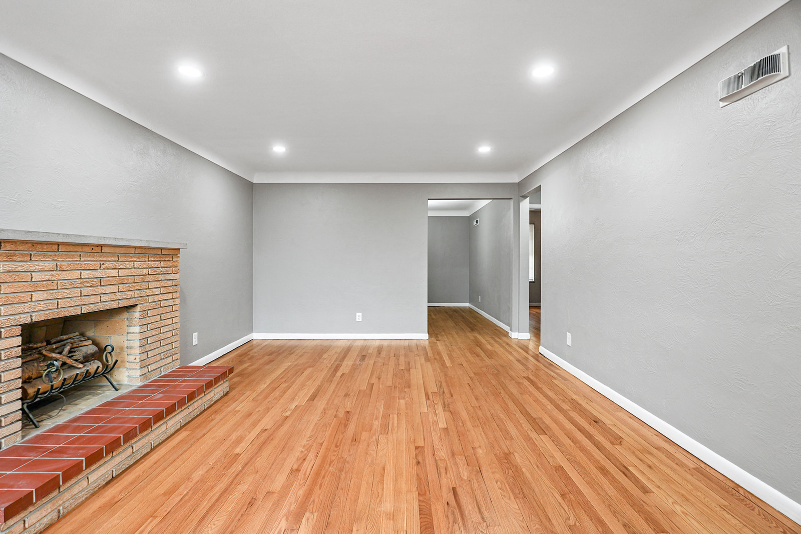 9221 Shadydale Drive Jennings, MO 63136