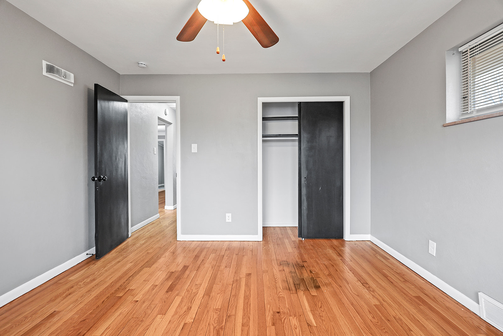 9221 Shadydale Drive Jennings, MO 63136