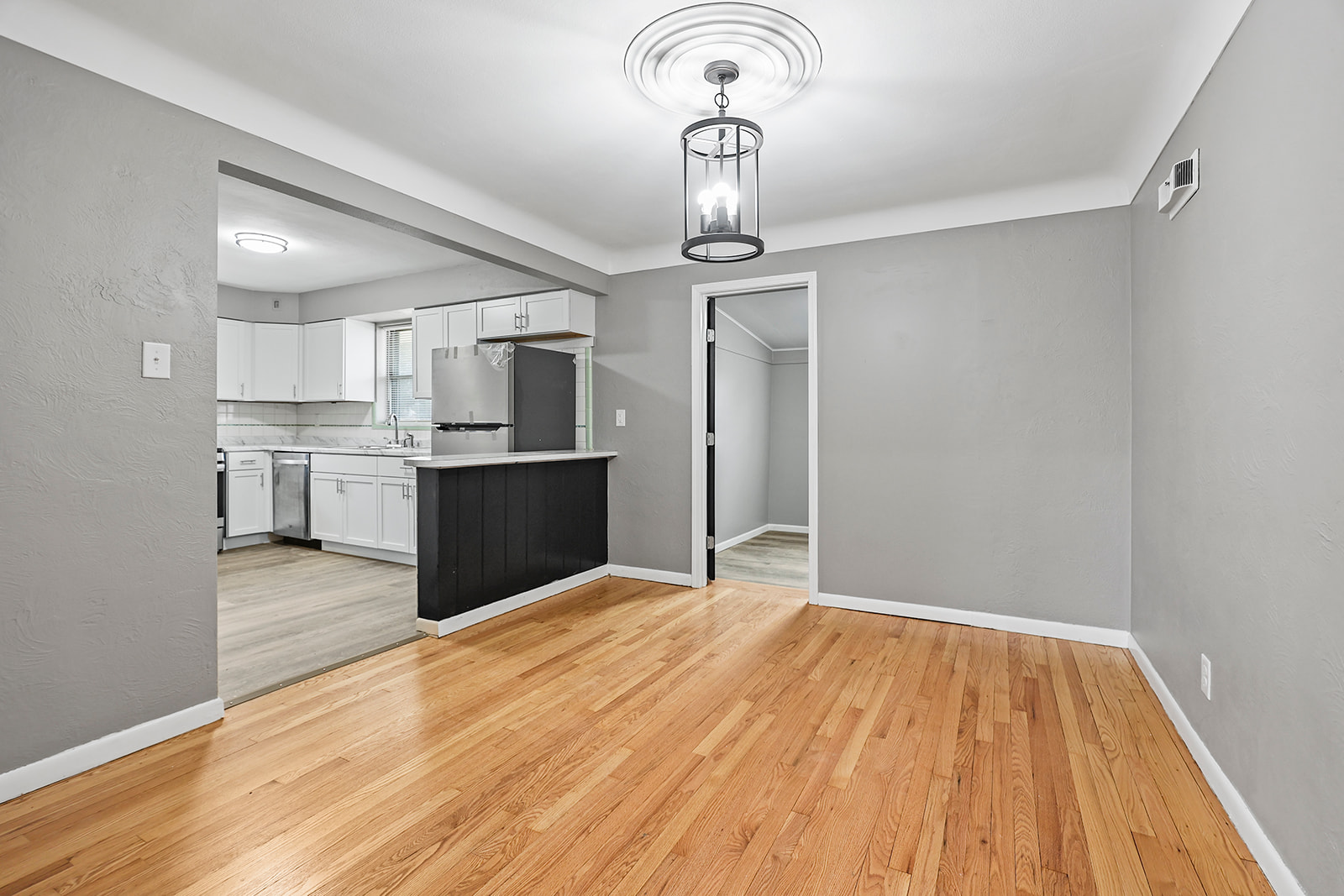 9221 Shadydale Drive Jennings, MO 63136