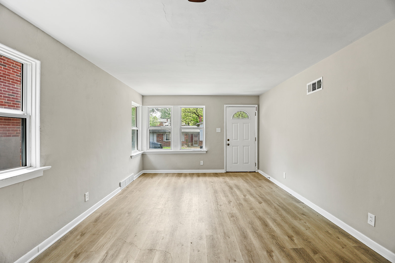 6635 Donald Street Northwoods, MO 63121