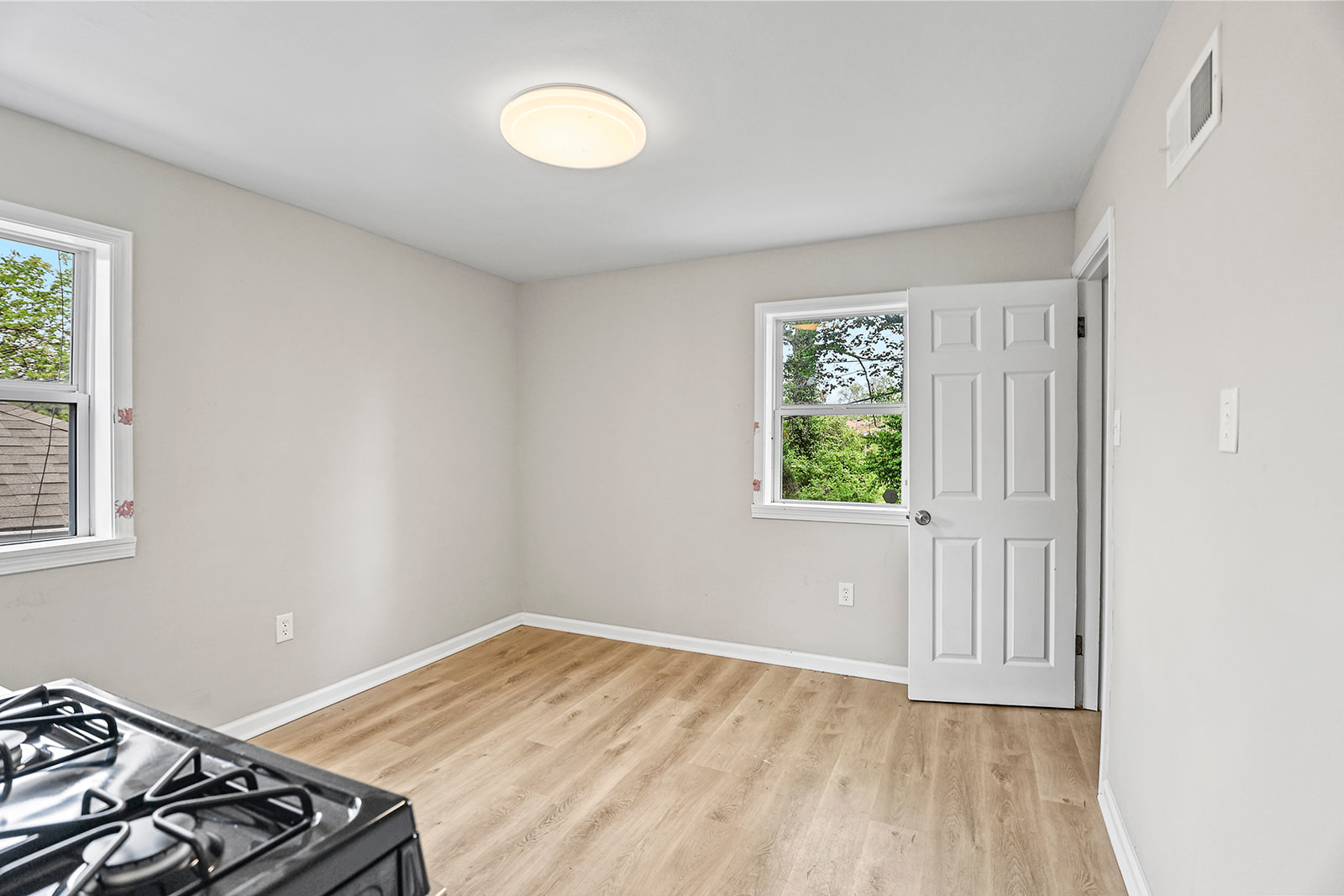 6635 Donald Street Northwoods, MO 63121