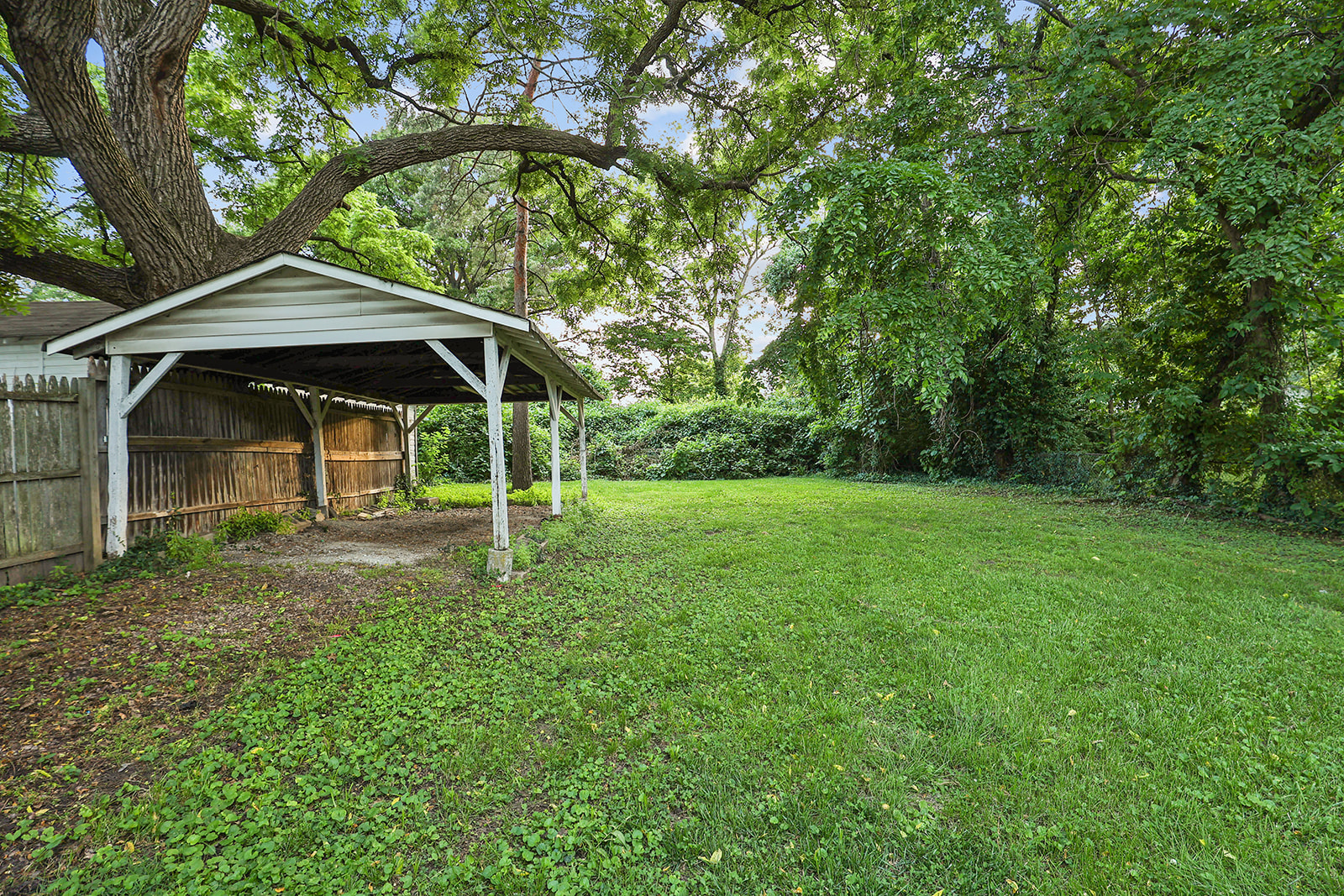 3915 N Hanley Road St. Louis, MO 63121