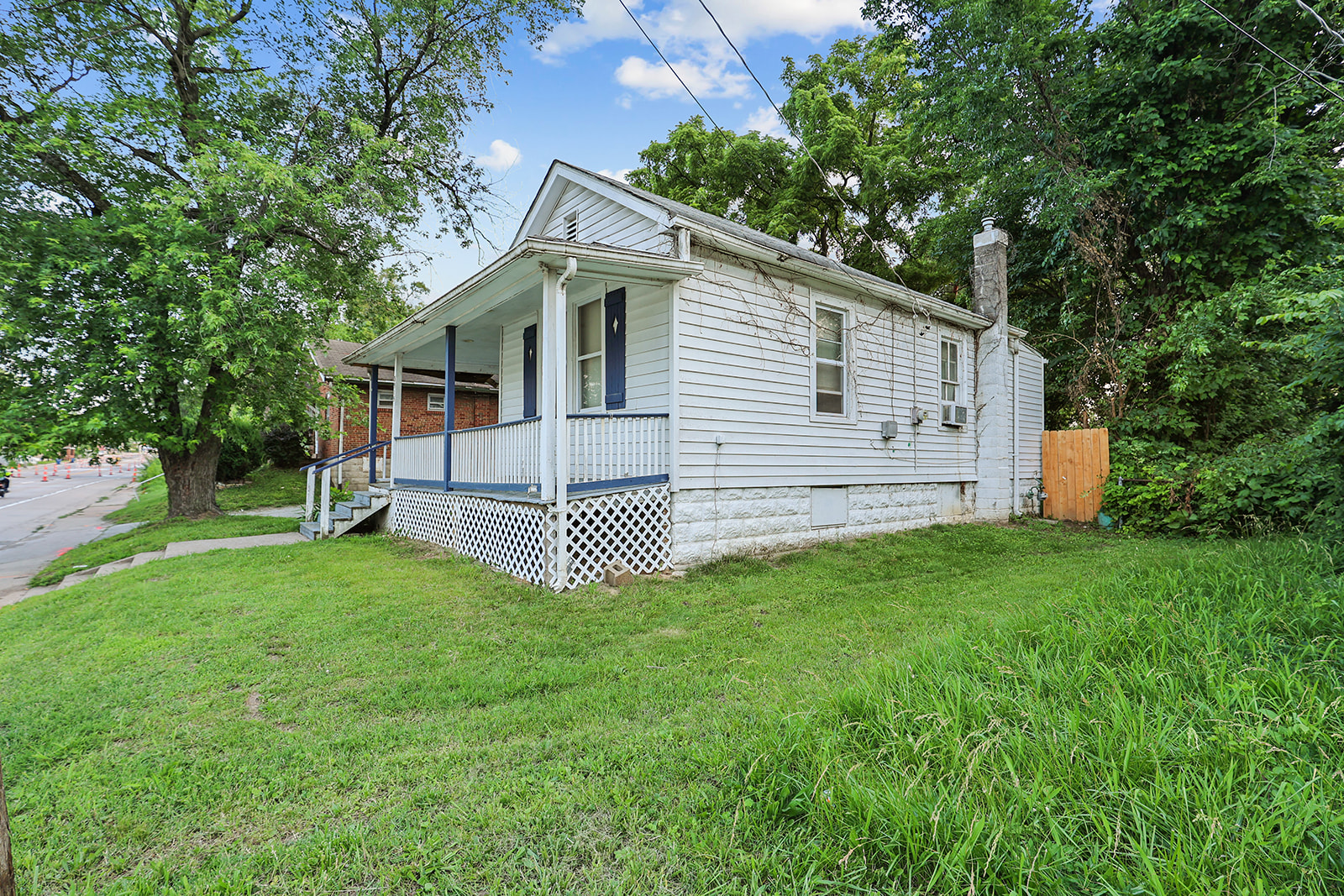 3915 N Hanley Road St. Louis, MO 63121