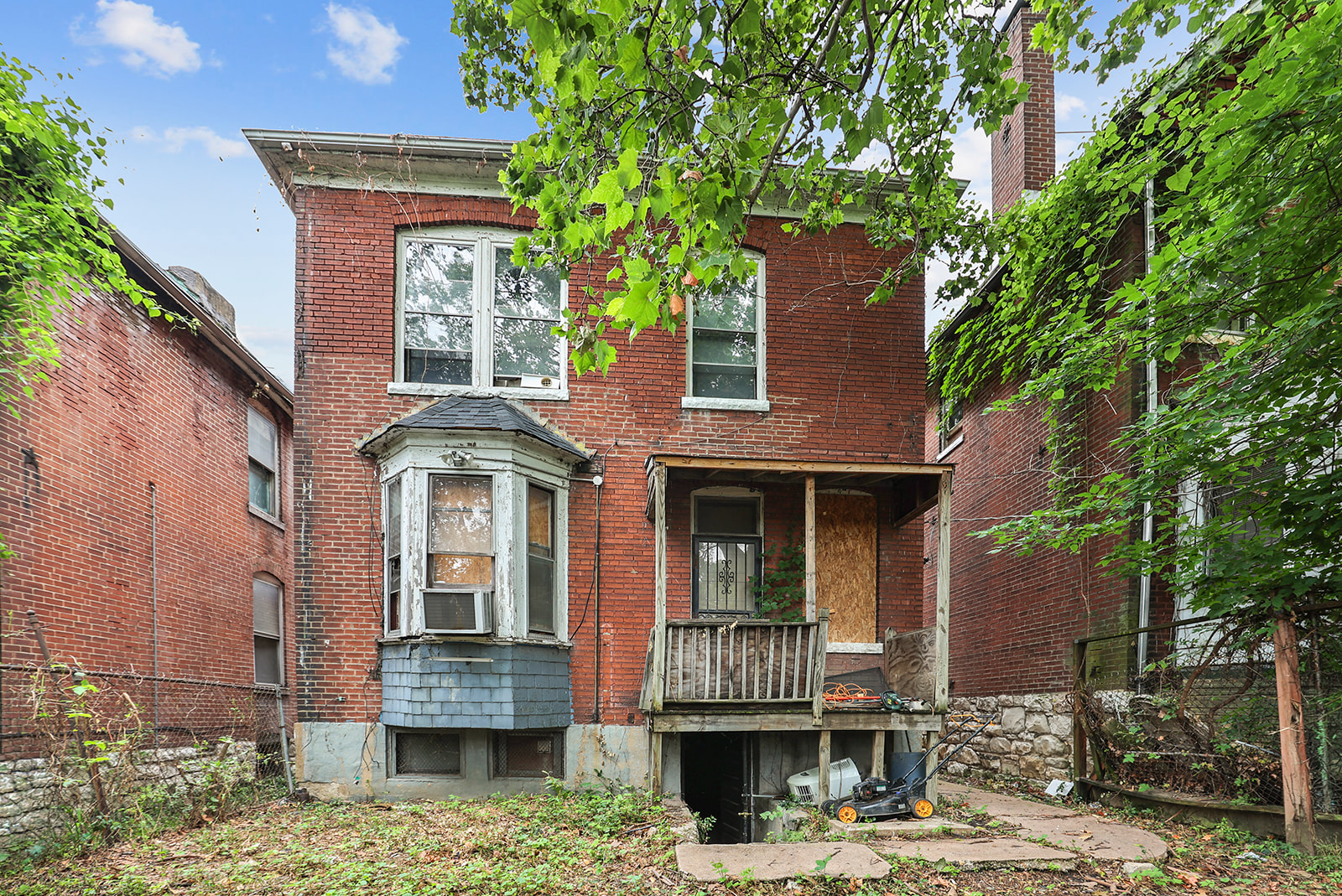 5960 Minerva Avenue St. Louis, MO 63112
