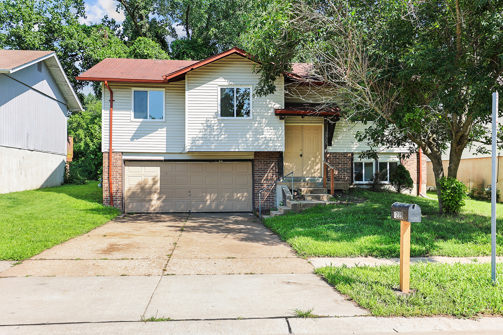 3225 Chicory Creek Drive Florissant, MO 63031
