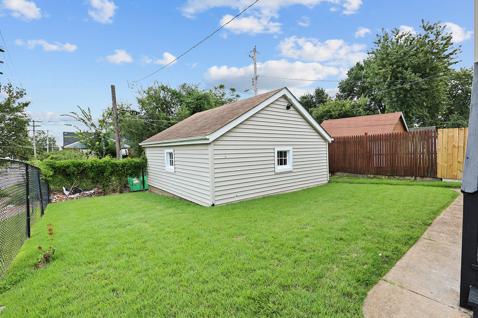 8464 Edna Street St. Louis, MO 63147