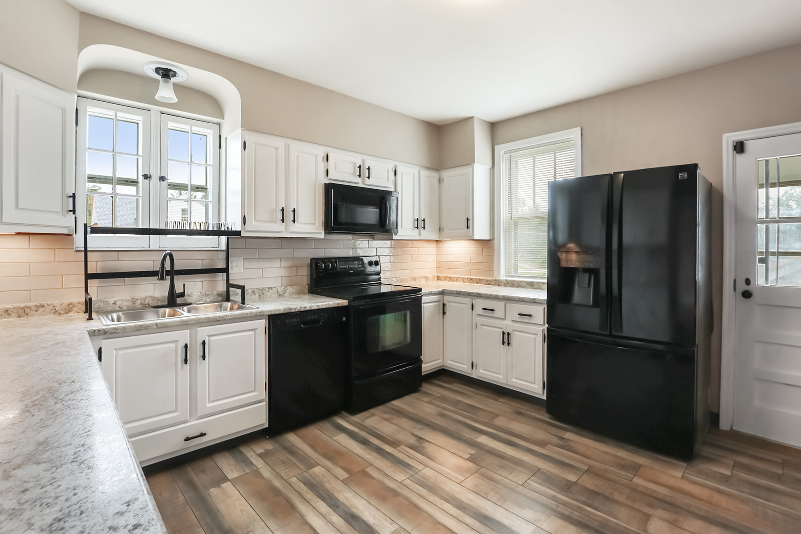 8464 Edna Street St. Louis, MO 63147