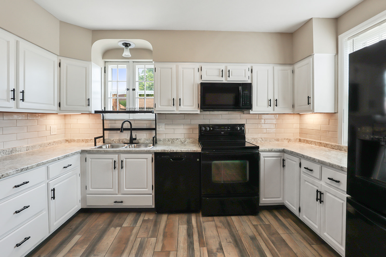 8464 Edna Street St. Louis, MO 63147