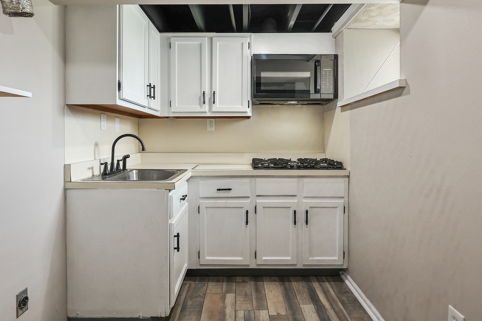 8464 Edna Street St. Louis, MO 63147