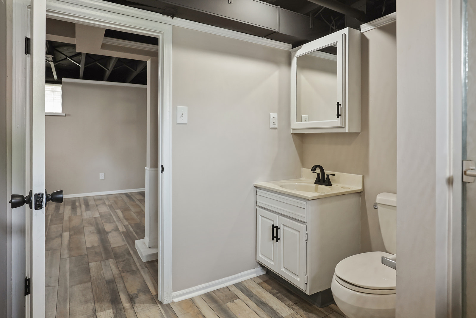 8464 Edna Street St. Louis, MO 63147